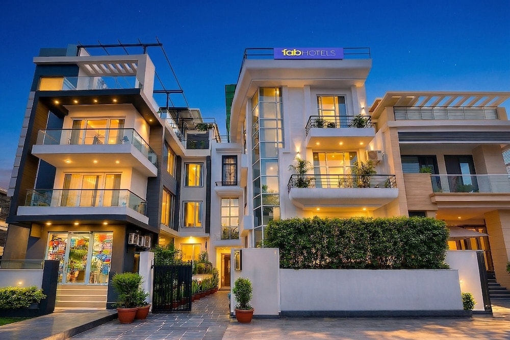 Gurgaon - FabHotel Guru Kripa Residency