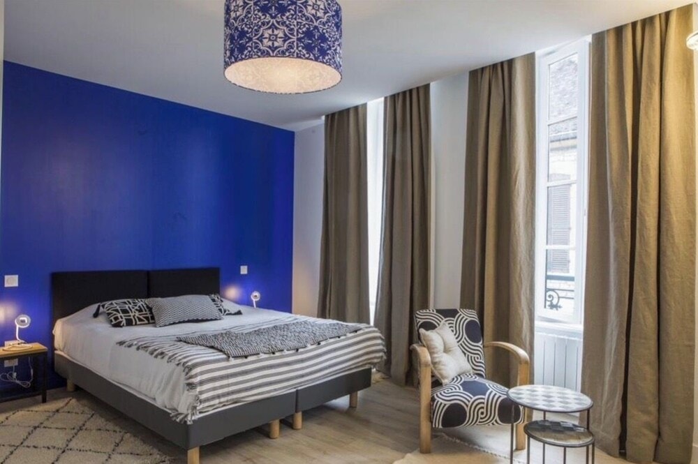 Nuits-Saint-Georges - Douce Nuits