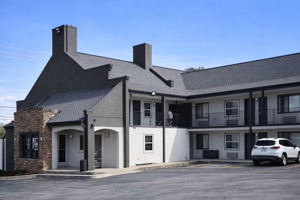 Antioch (TN) - Quarters Inn & Suites