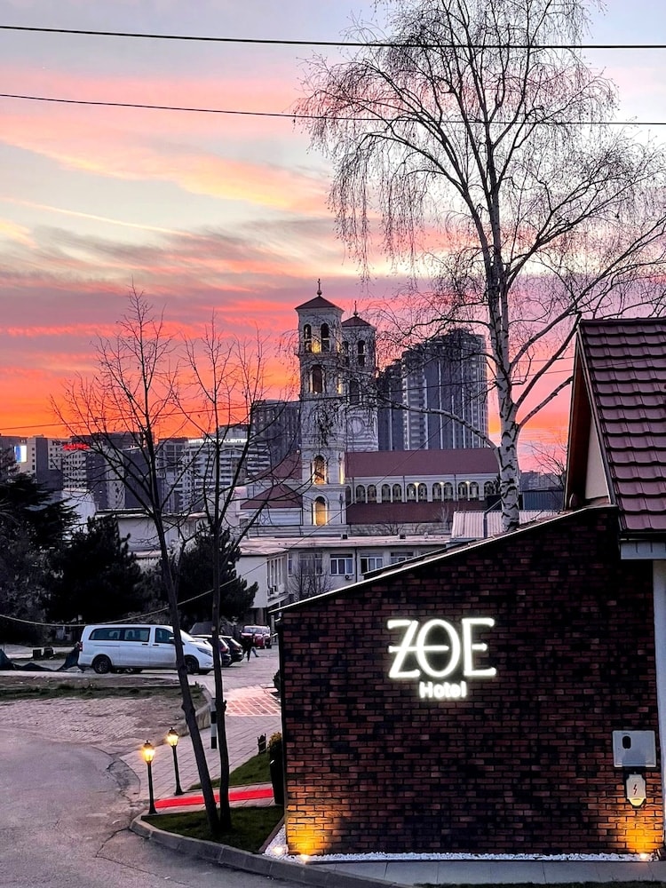Pristina - Zoe Hotel